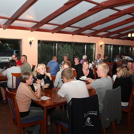 Готель Camping Oase Praha Zlatniky  Екстер'єр фото