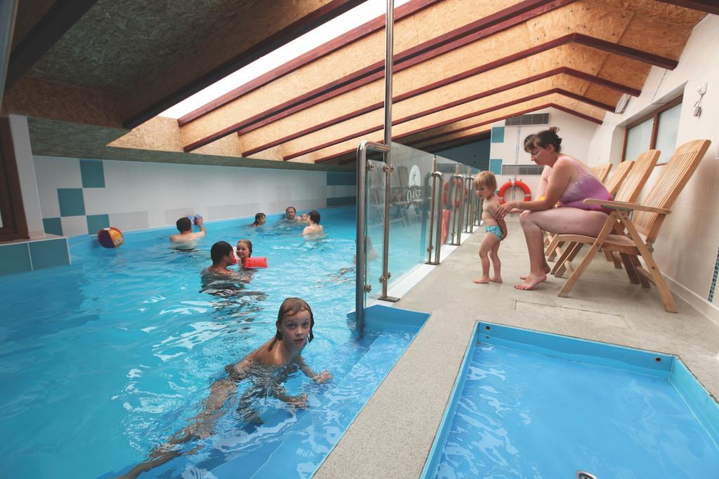 Готель Camping Oase Praha Zlatniky  Екстер'єр фото