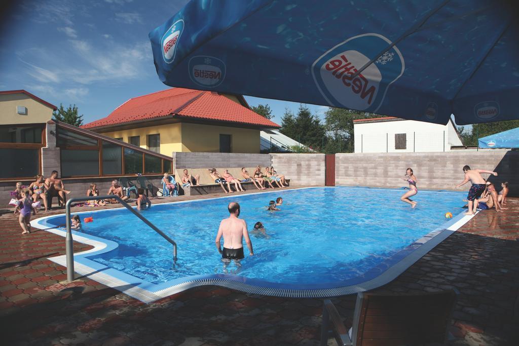 Готель Camping Oase Praha Zlatniky  Екстер'єр фото